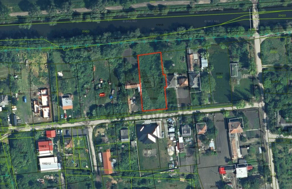 TICHÉ MIESTO NA VAŠE BÝVANIE – 13 ÁROVÝ POZEMOK PRI KOMÁRNE