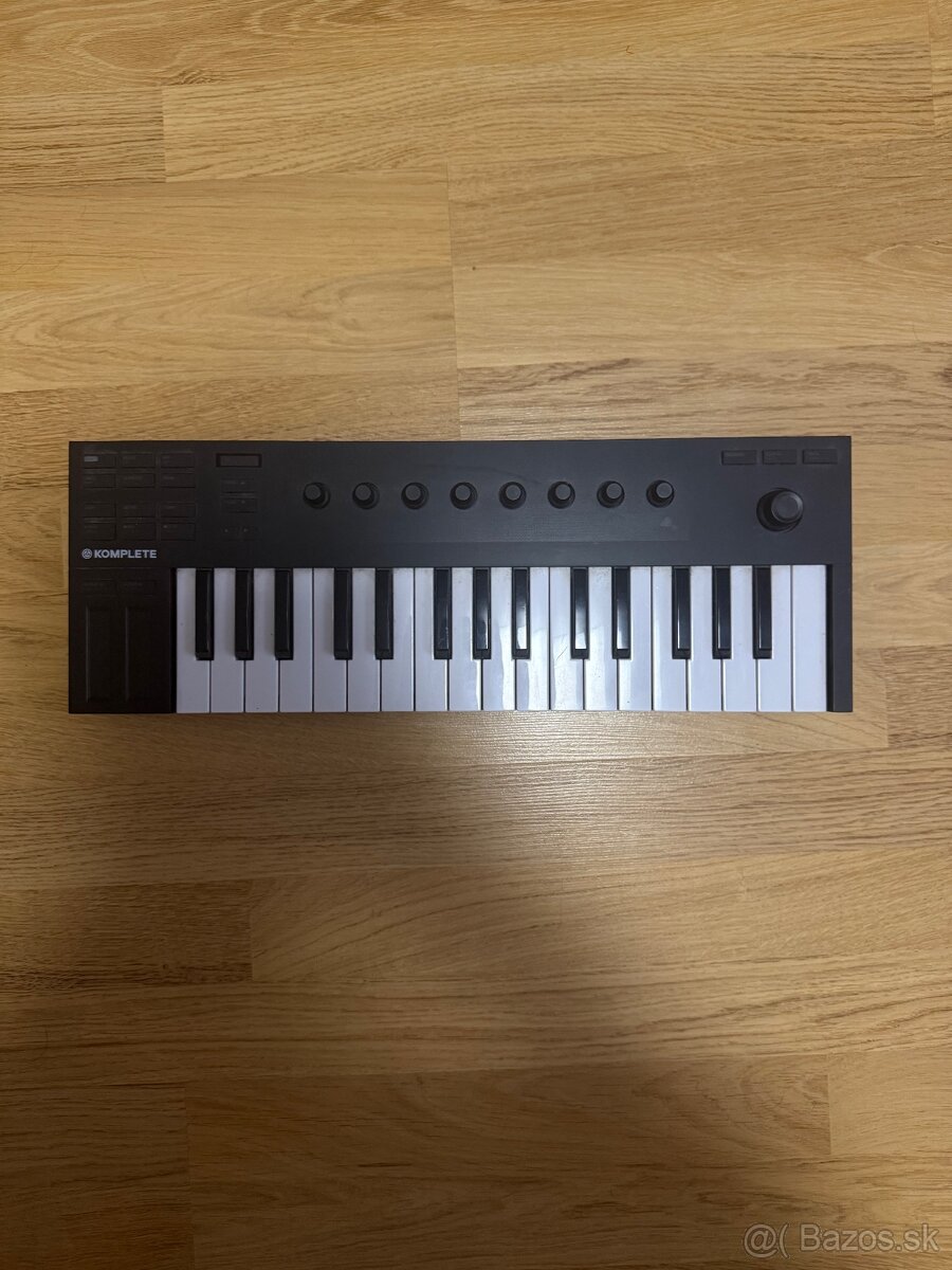 Komplete Kontrol M32
