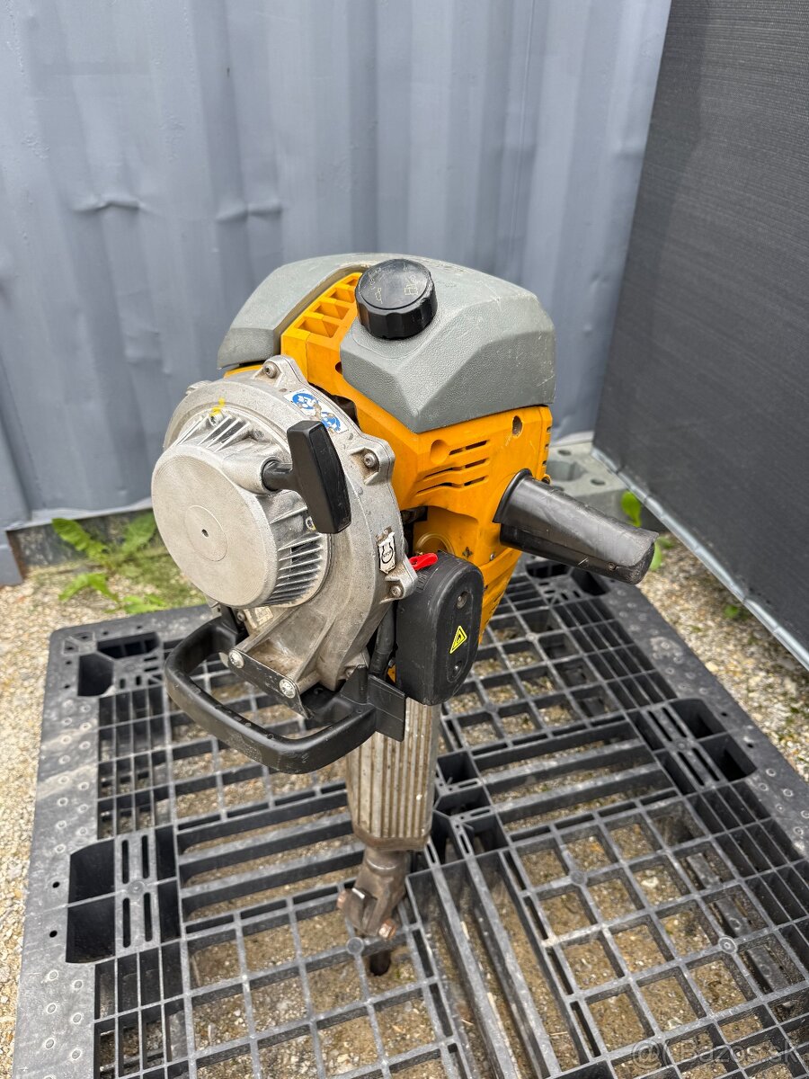 Benzínové búracie kladivo Wacker Neuson BH55