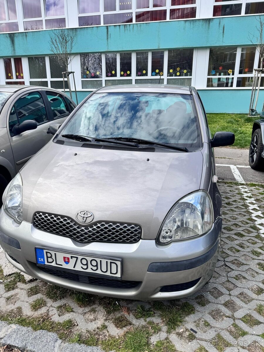 Toyota Yaris Hatchback | 2003 | Spoľahlivé a úsporné mestské