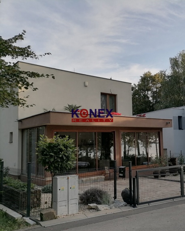 KRÁSNA CHATA na Zemplínskej Šírave – PRÍMESTSKÁ