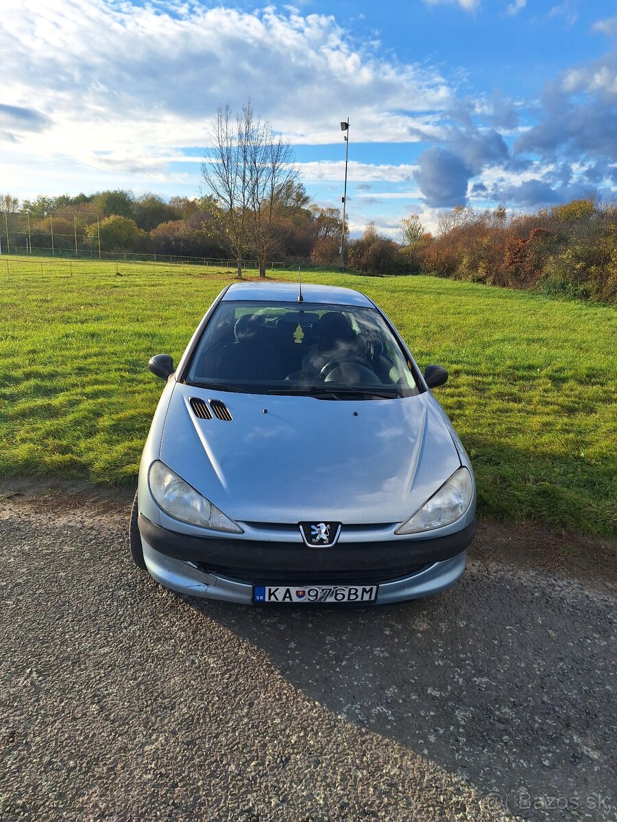 PEUGEOT 206
