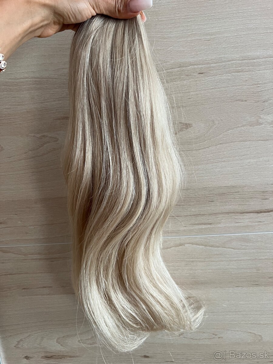 Predám živé ruské vlasy – nosené, cca 130–140 g, 50 cm