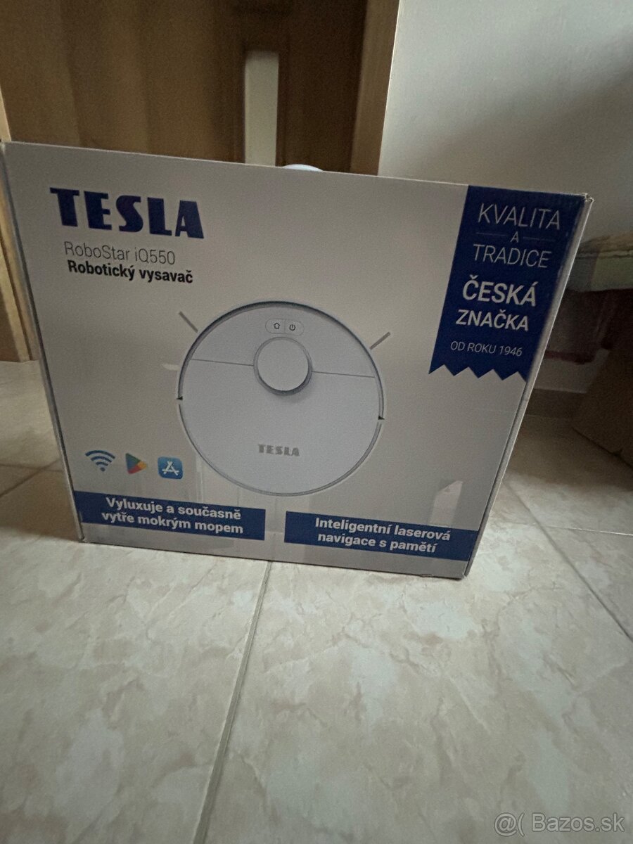 Roboticky vysavač Tesla IQ 550