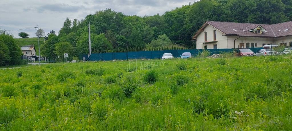 Predaj: Krásny rekreačný pozemok v Kraľovanoch v blízkosti Š