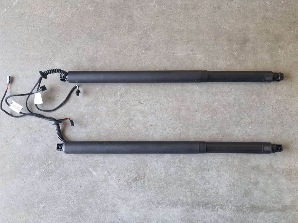 Elektrický tlmič kufra Škoda Oktavia 3 5E9827851F/5E9827852F