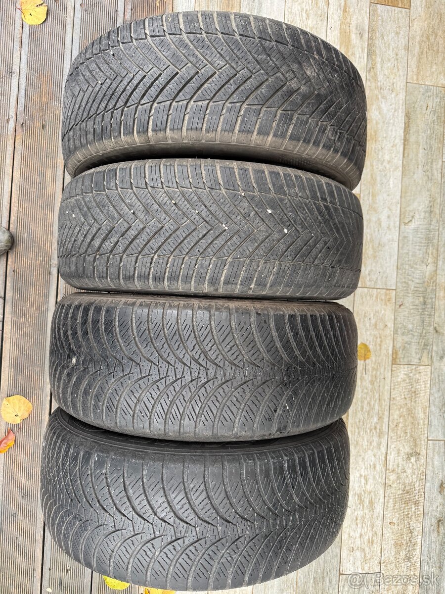 235/55 R18 celorocne pneu