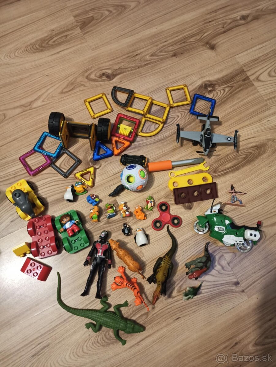 mix hračiek