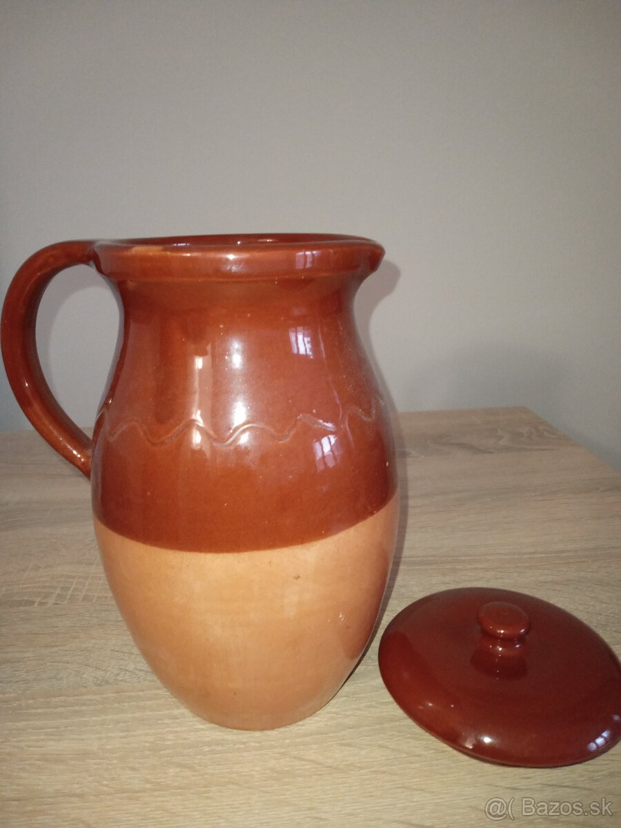 Keramické džbány a šálky