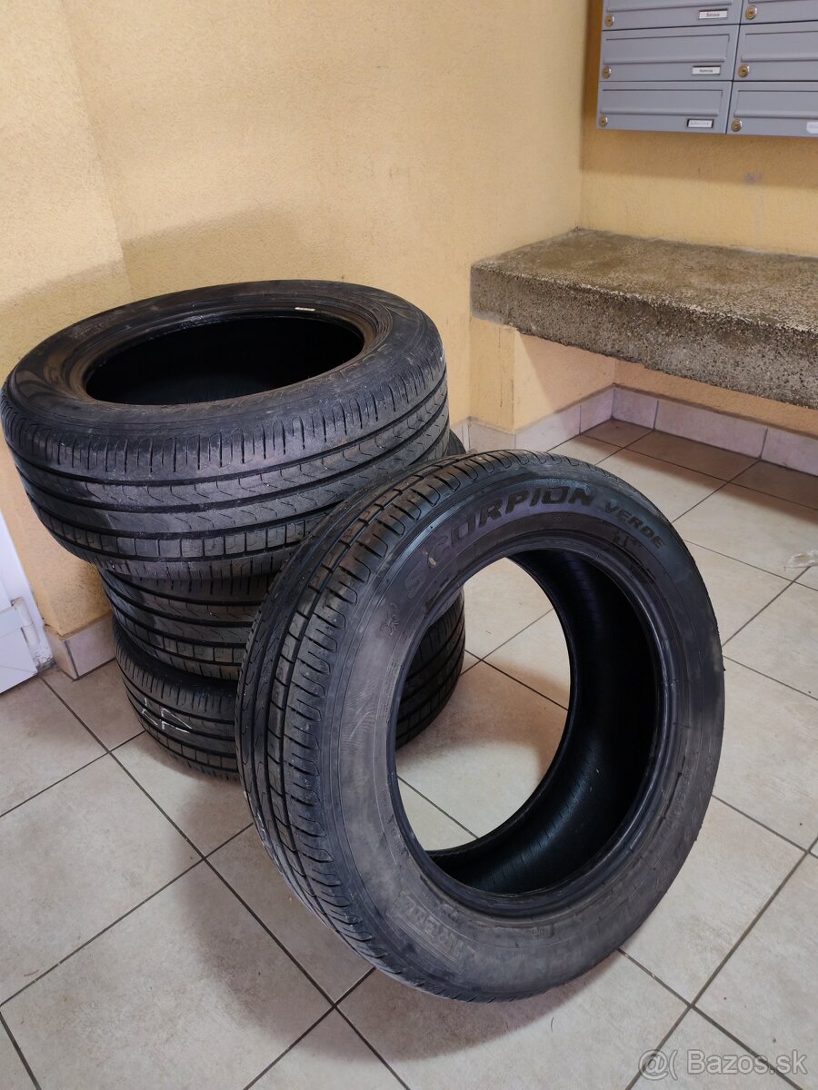235/55 R17 Pirelli Scorpion
