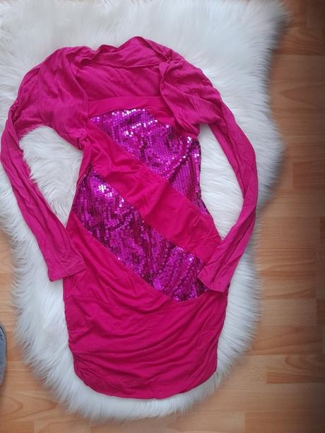 Ružové šaty s trblietkami