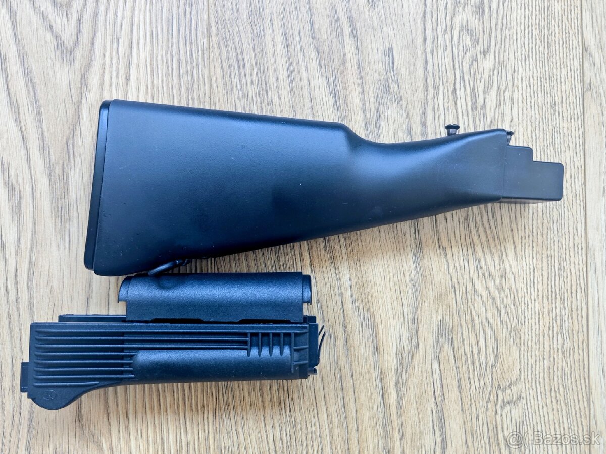 Predpazbie a bazba AK 47