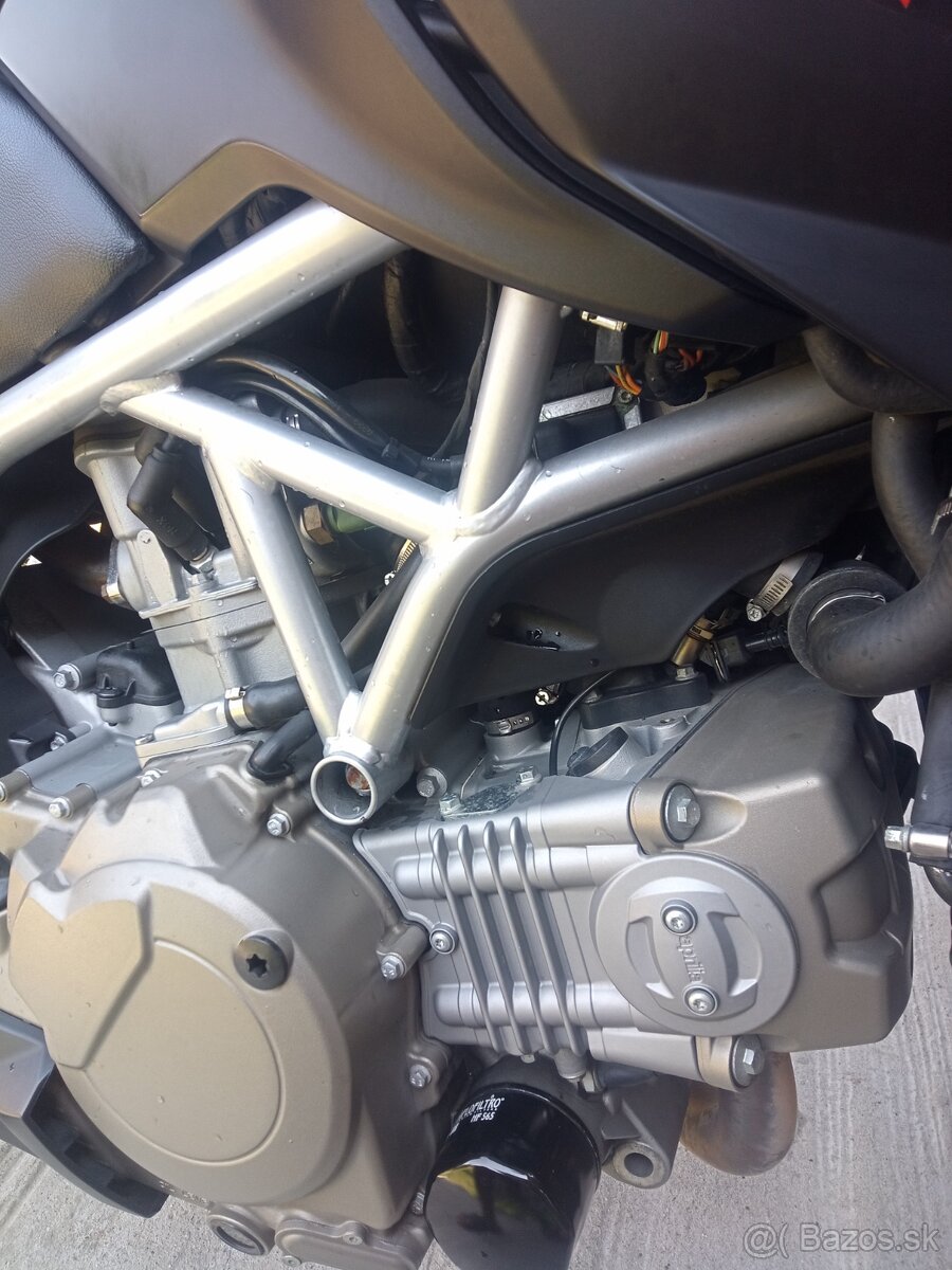 Aprilia Mana