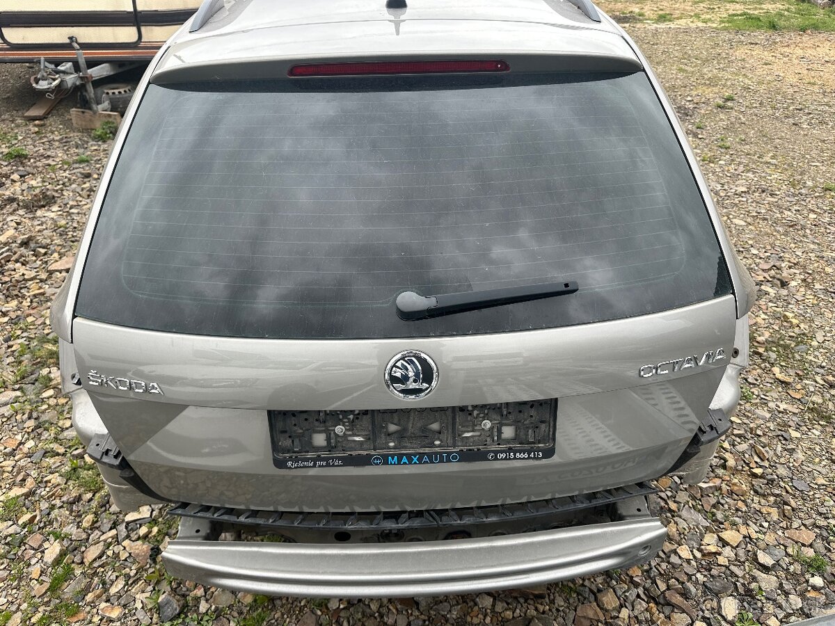 Kufrove dvere Octavia LF8H