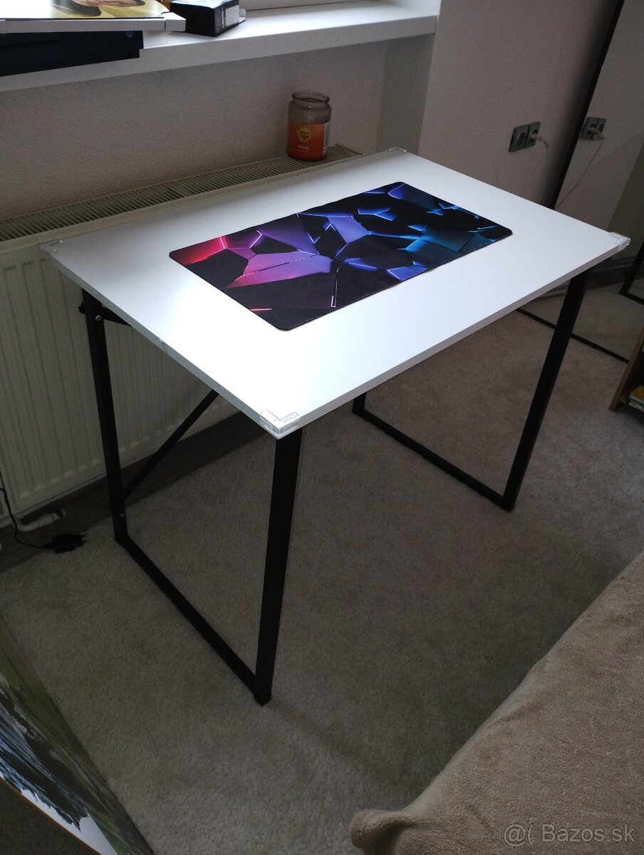 Stolík