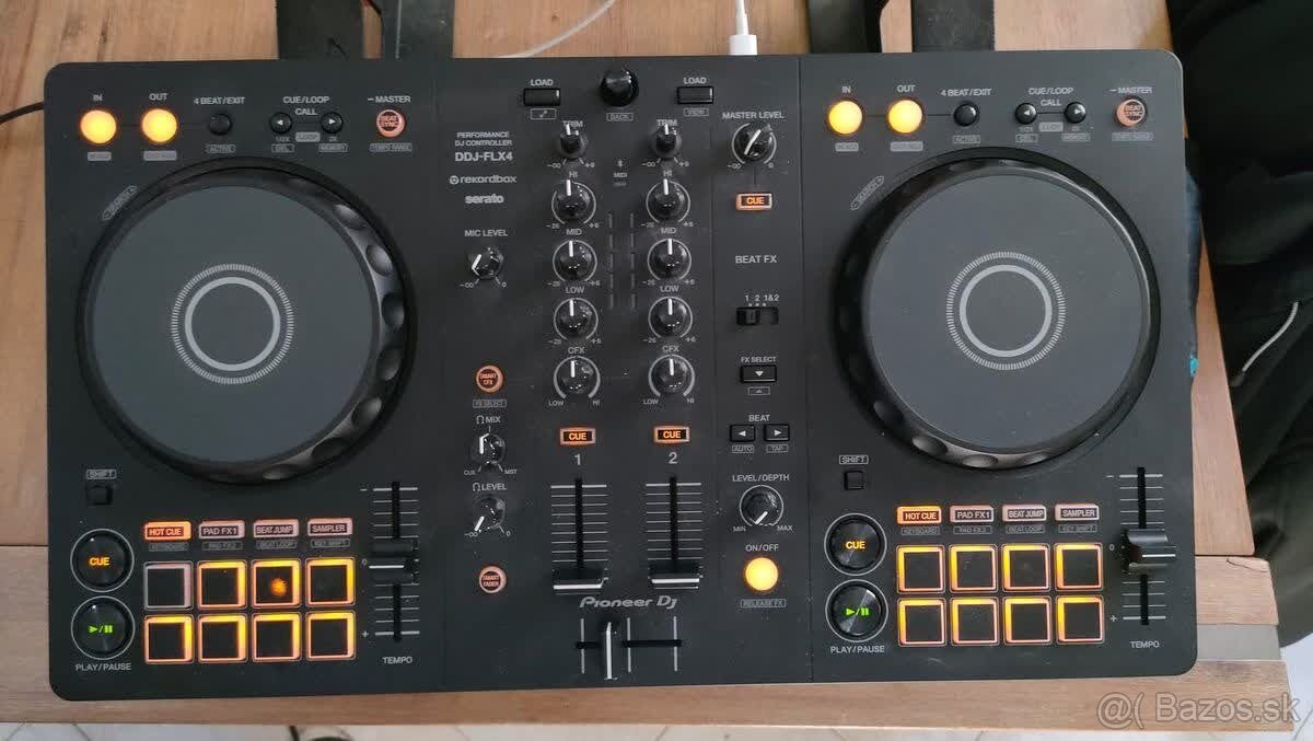 Mixážny pult Pioneer ddj-flx4