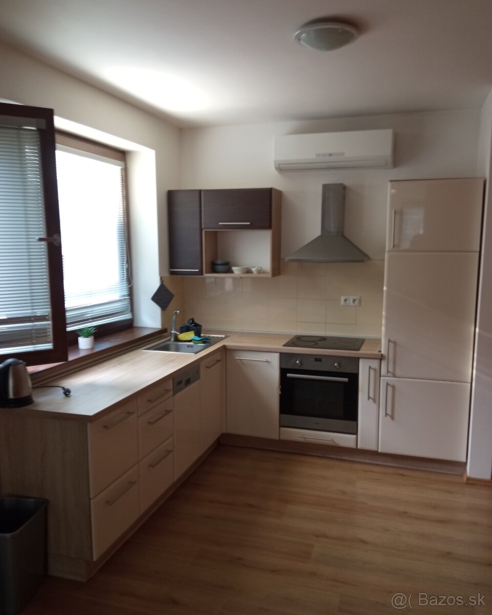 Klimatizovaný byt v centre BA. BEZ PROVIZIE