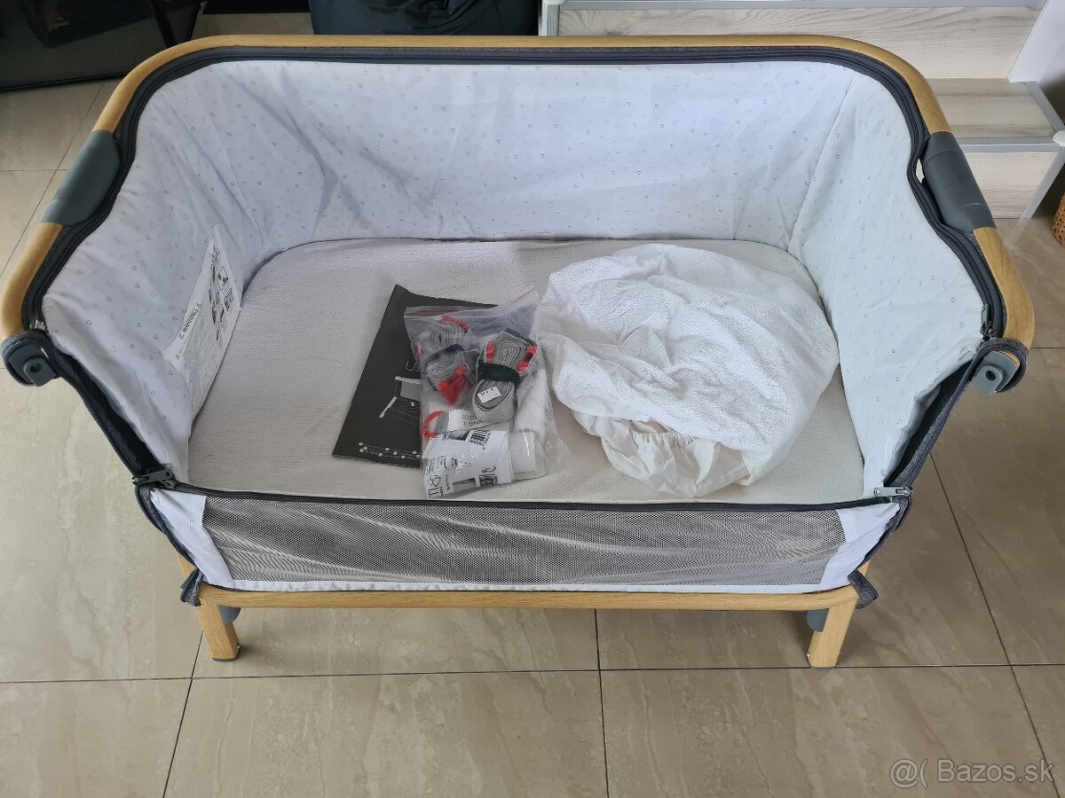 tutti Bambini CoZee Bedside Crib 80,5x51cm cestovna postieľk
