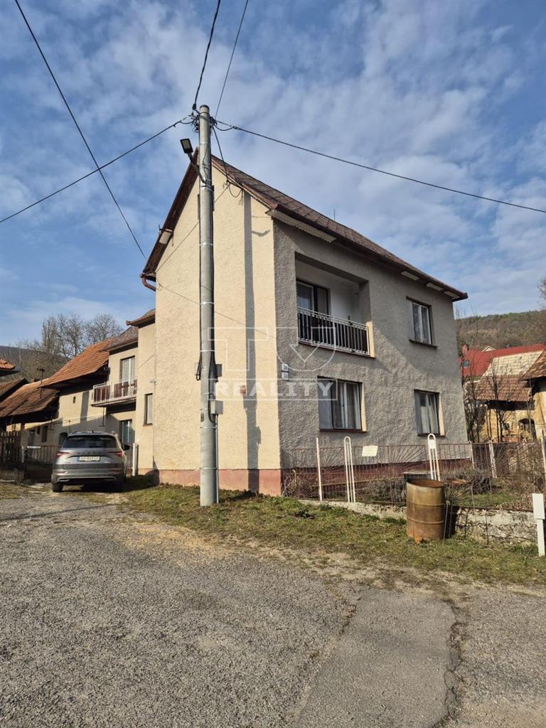 ZNÍŽENÁ CENA Na predaj rodinný dom v Nitrianskych...