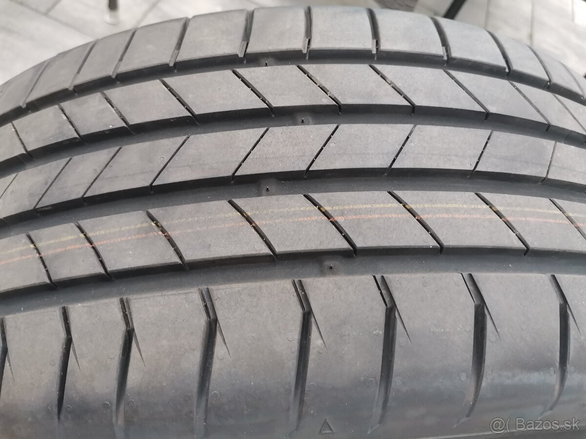 215/55 r18