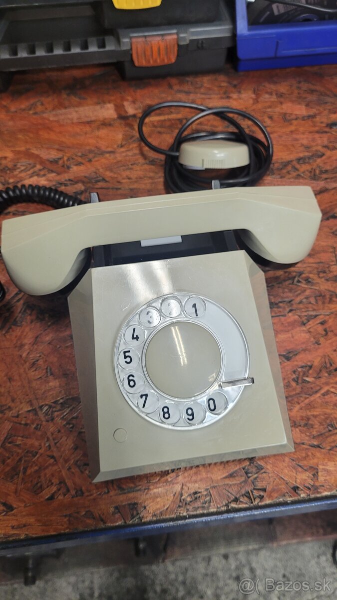 Tesla starý retro nový telefon.Nepouzivany.
