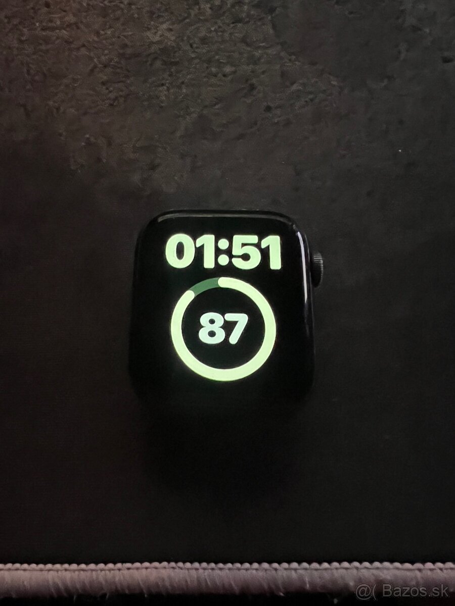Predám Apple Watch SE (2020)