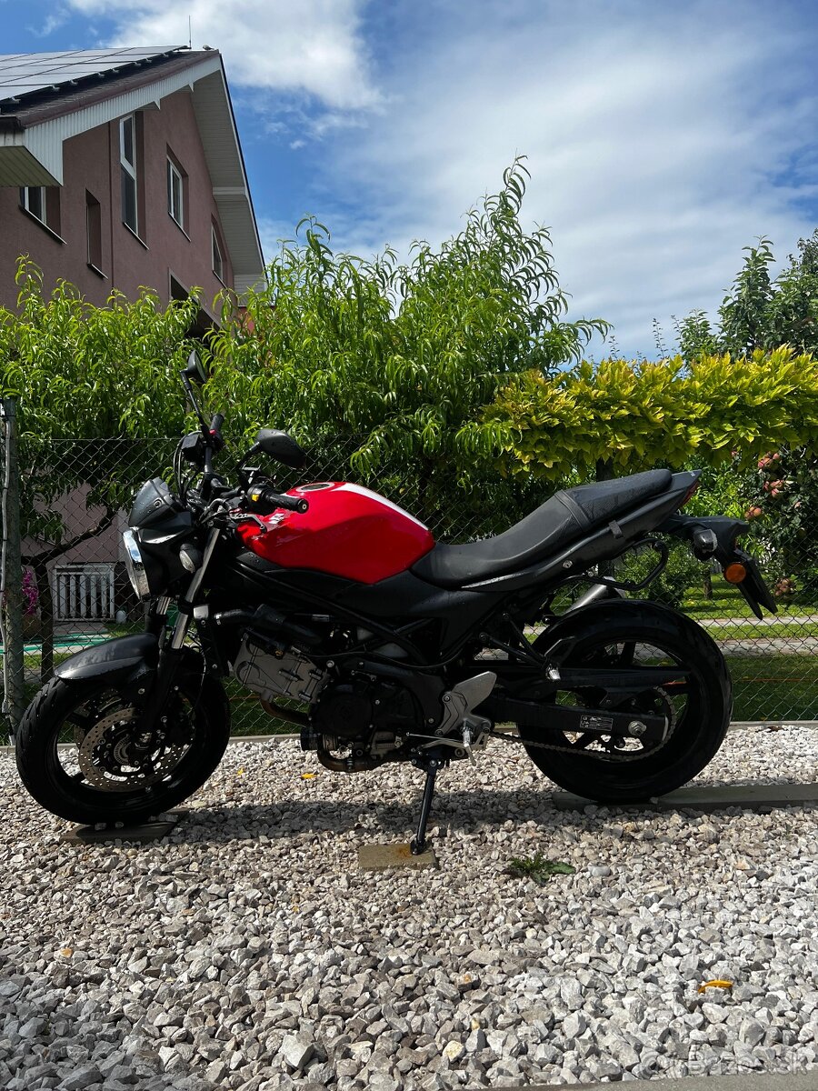 Rezervovane do 20.9. Suzuki SV 650