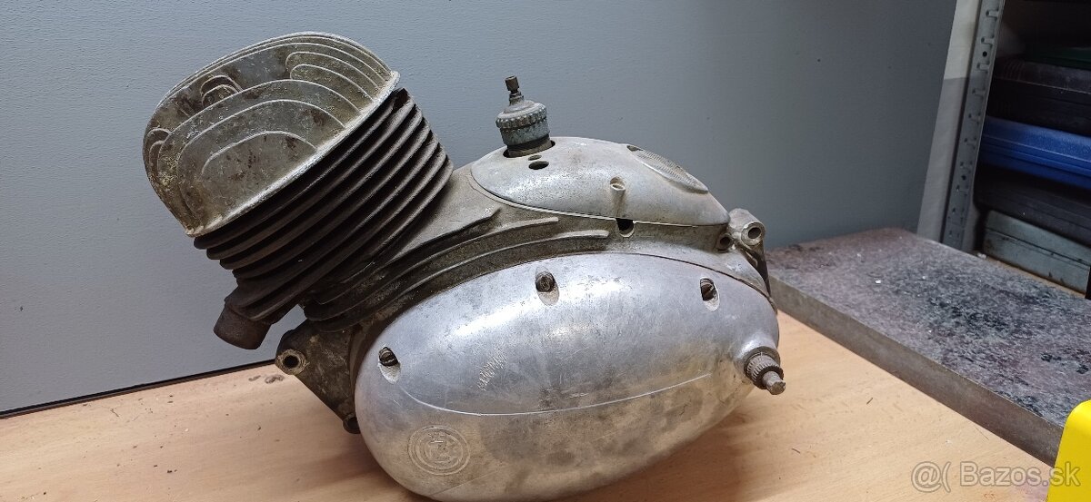 Motor čz