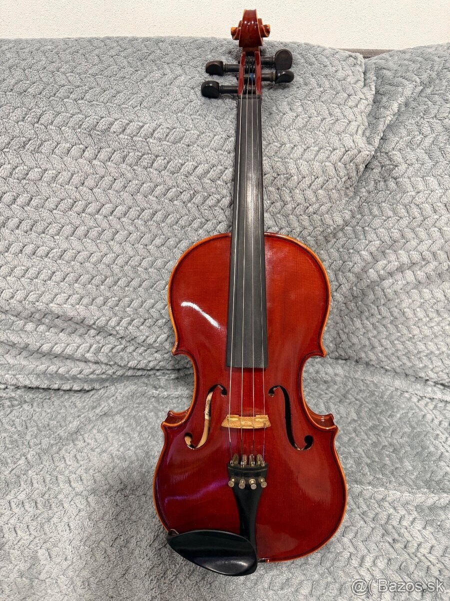 Ponúkam na predaj 4/4 husle