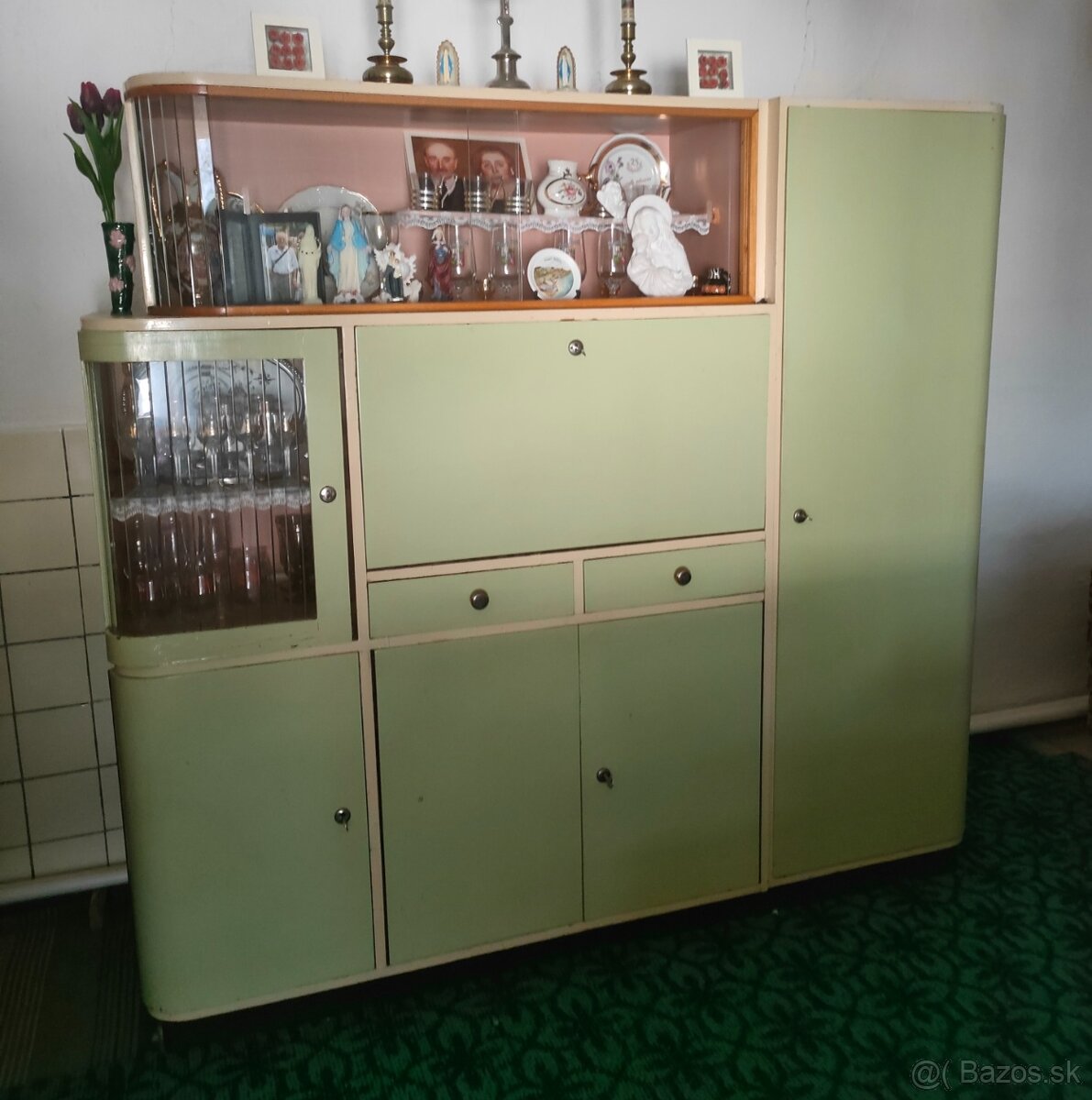 Retro nábytok / kuchyňa : kredenc + truhlica