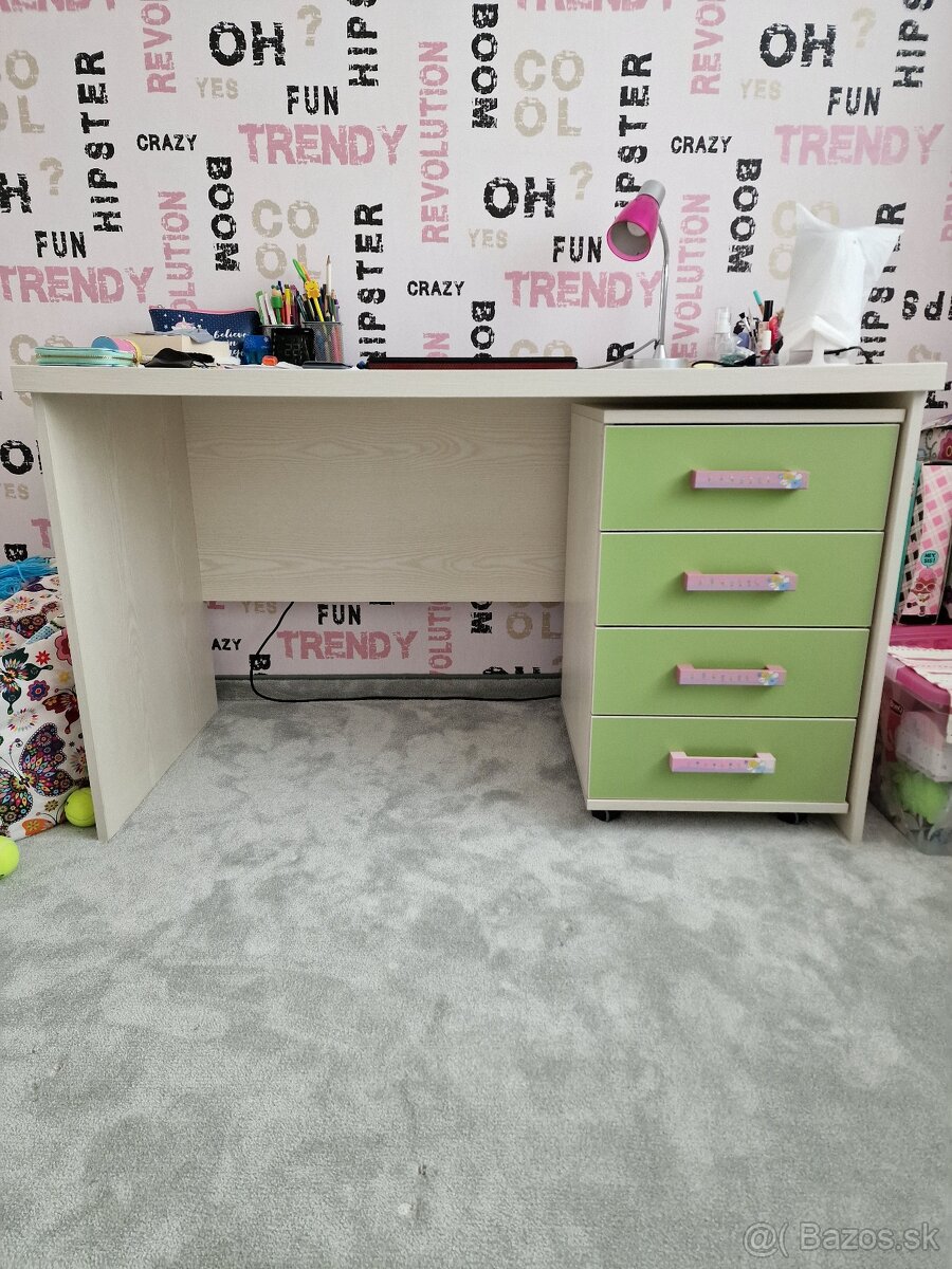 Písací stolík pre slečnu