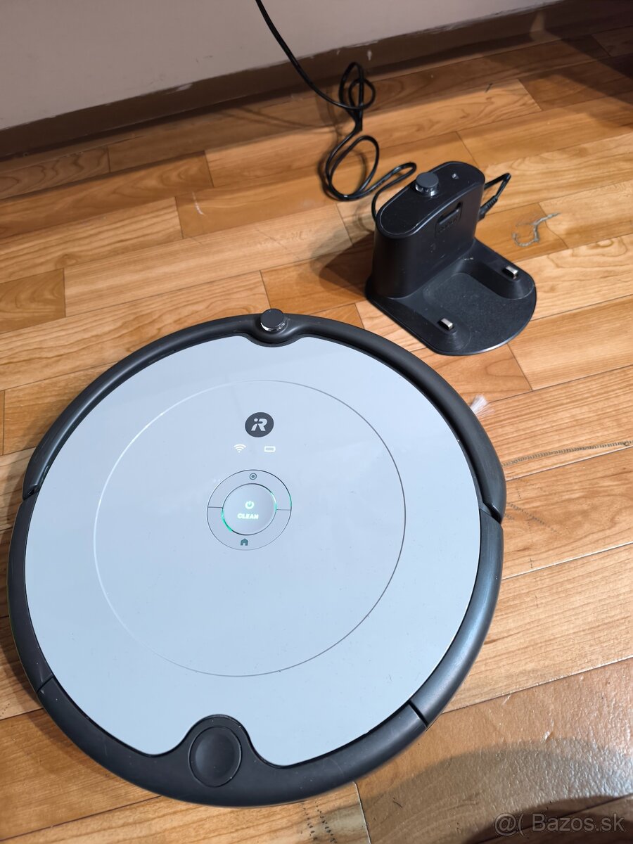 iRobot Roomba 698