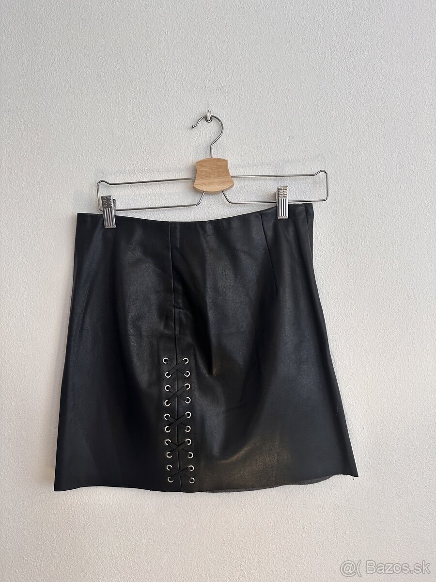 čierna koženková sukňa H&M