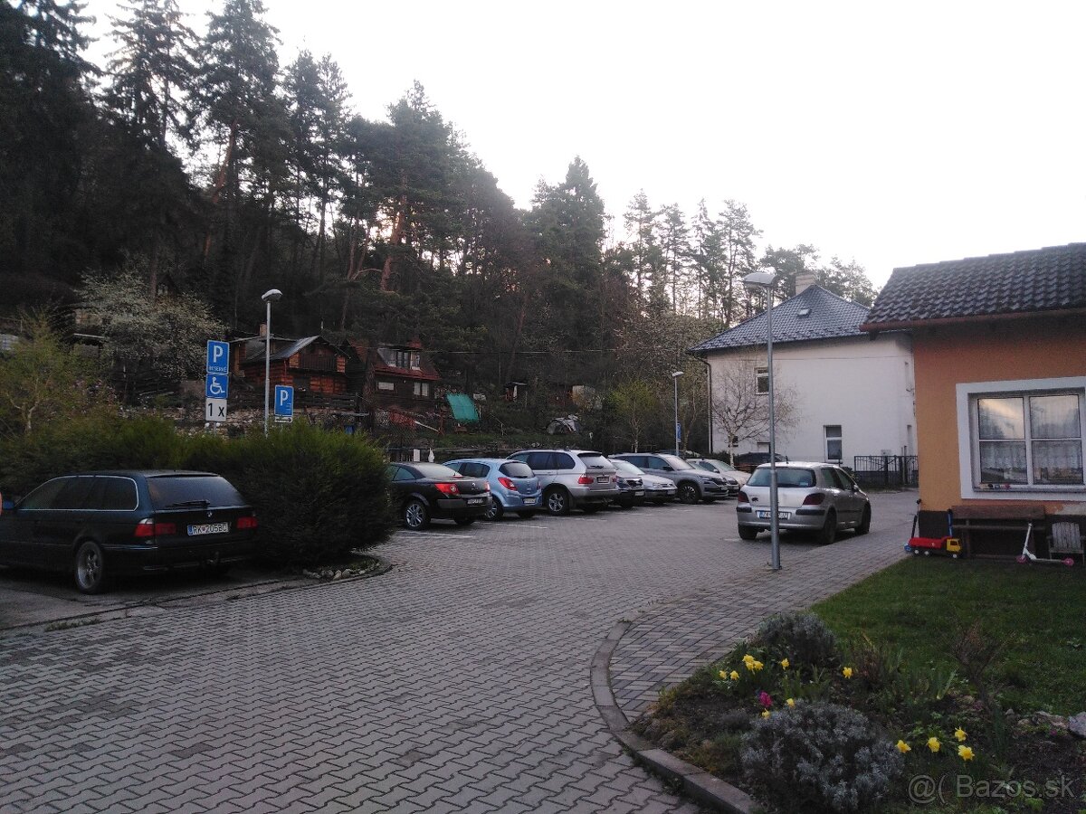 Pripravujem k predaju 1 izbový podkrovný byt 36 m2