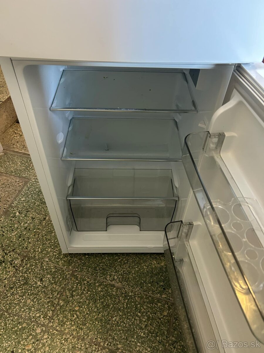 Kombinovaná chladnička s mrazničkou hore AEG