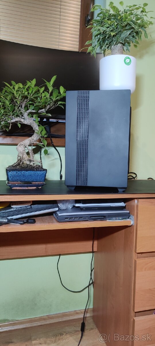 PC- I5-4690,16GB RAM, RX 570 8GB OC