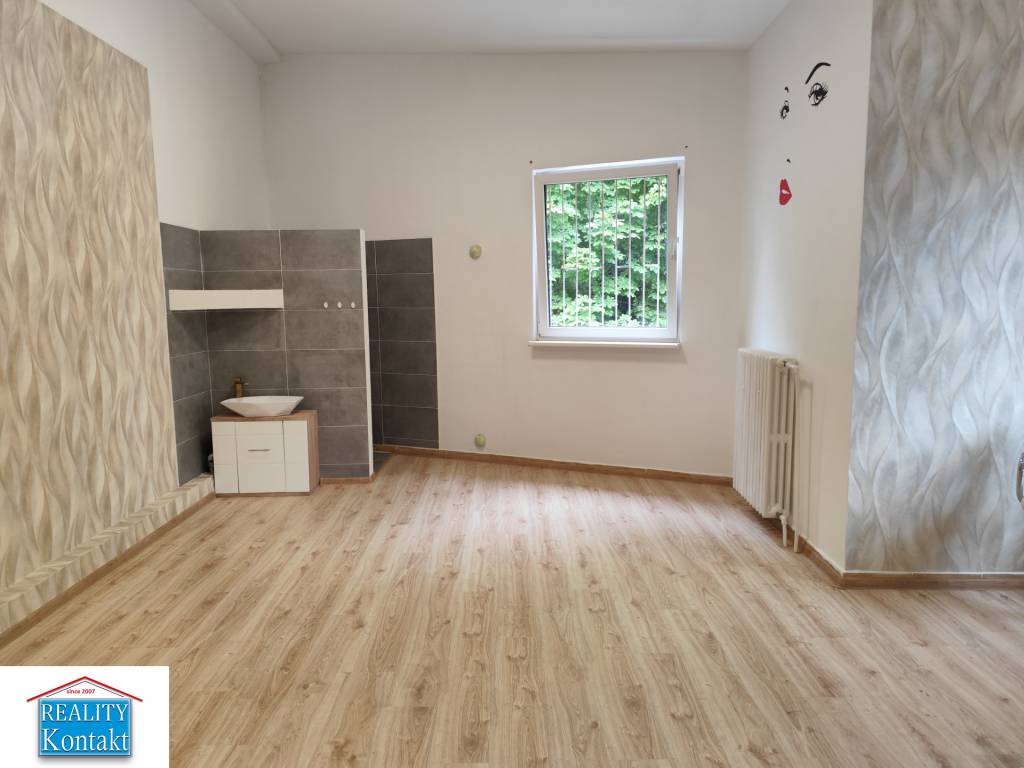 Ponúkame na prenájom obchodný priestor v Nových Zámkoch