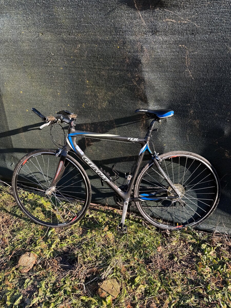 Giant Carbon TCR cestný bicykel