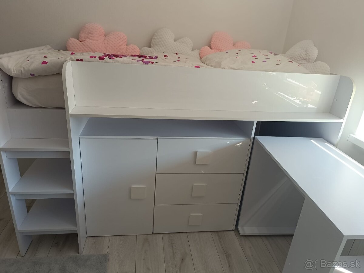 Detská poschodová posteľ s písacím stolíkom