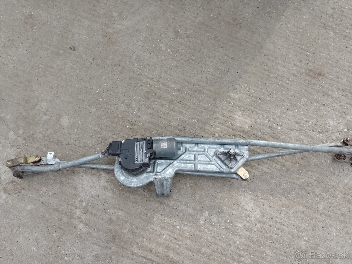 Predám mechanizmus stieračov aj s motorčekom