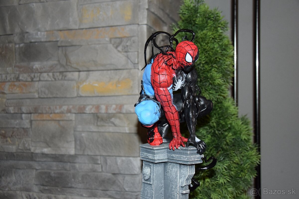 Spider-Man & Venom LED osvetlena figurka