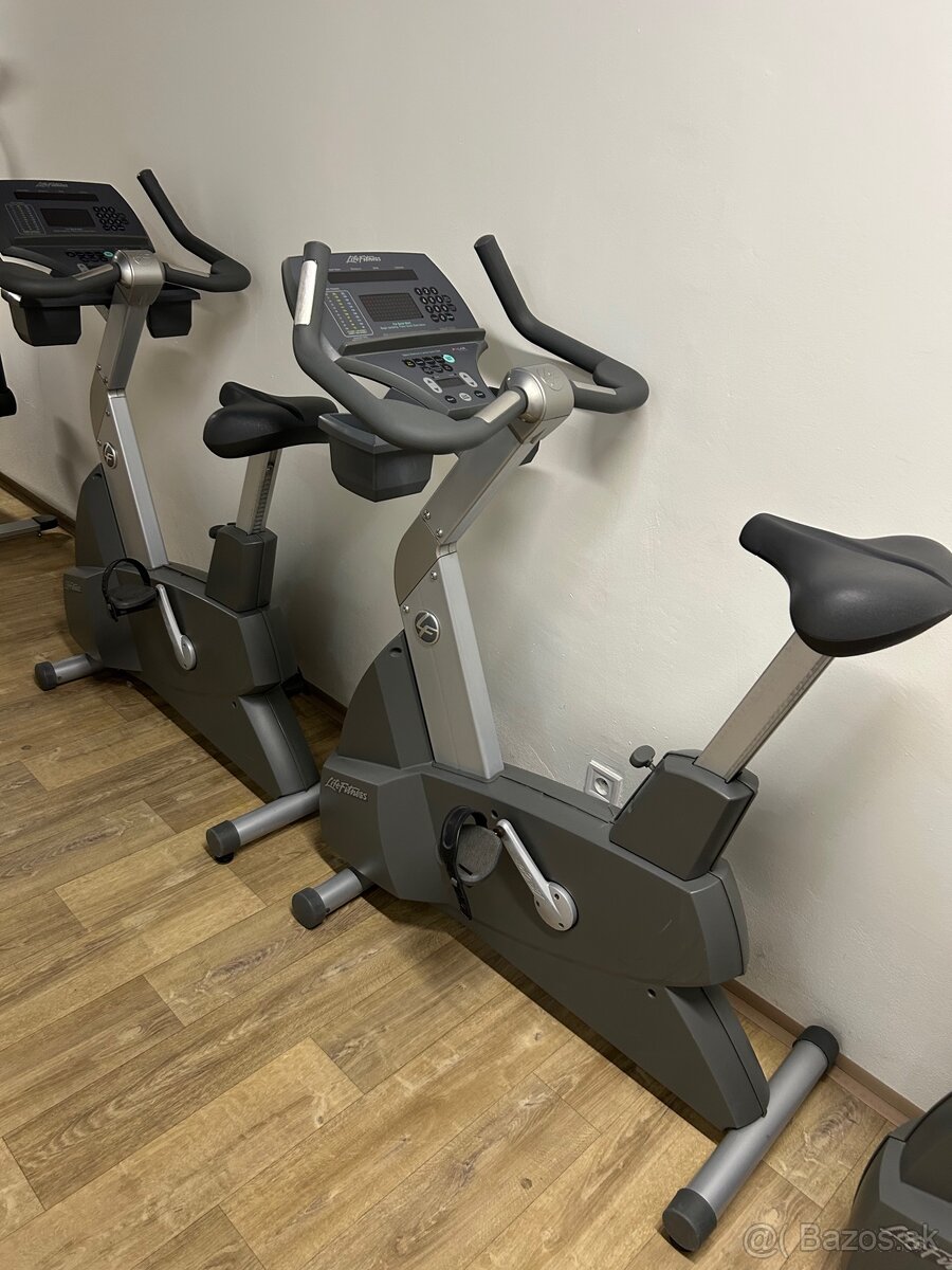 Stacionárny bicykel Life Fitness