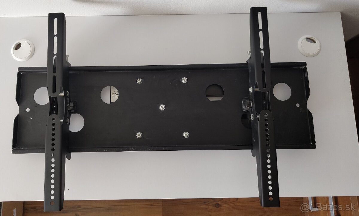 Držiak na TV VESA