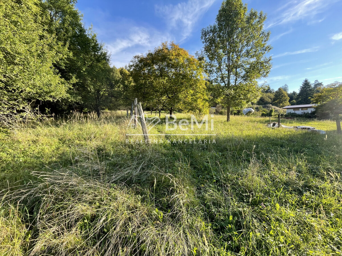 Znižená cena -predaj pozemku v interaviláne obce Sklené - Tu
