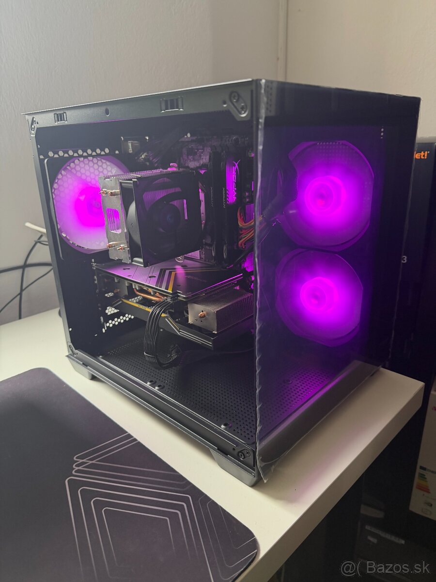 Herný PC - Intel Core i7 / 16 GB / 500 GB / RX 5600 XT