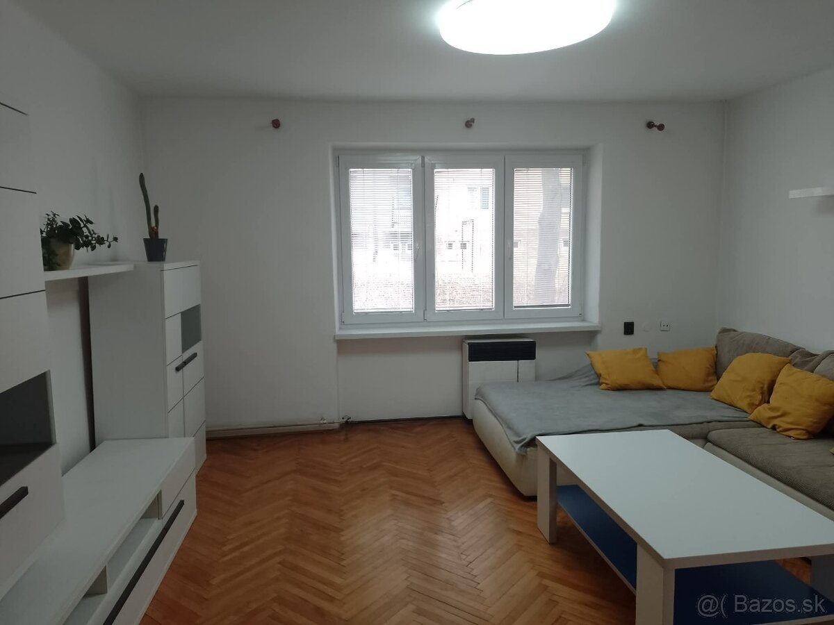 Dvojizbový byt Handlová