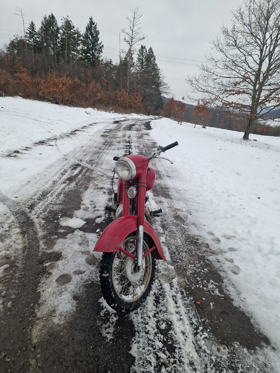 Jawa 250 353 (Kývačka)