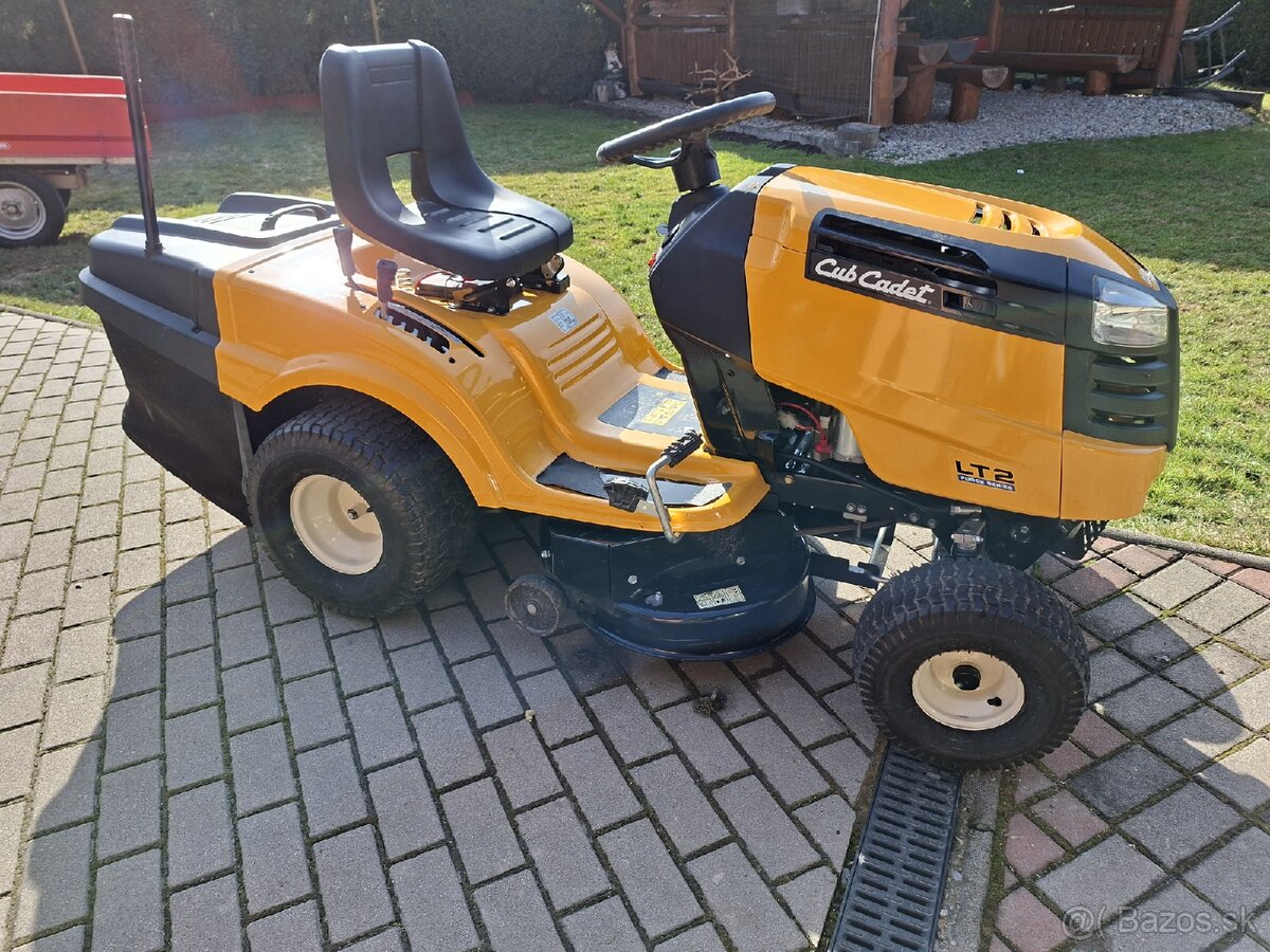 Traktorová kosačka cub cadet hydrostat pohonom
