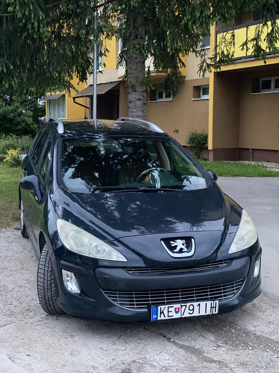 Predám Peugeot 308 (7-miestne)