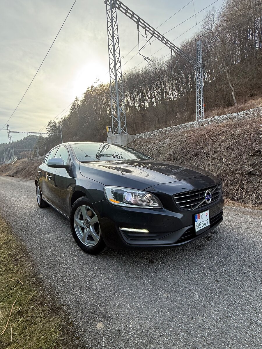 Volvo V60 2.0 Diesel D3 5válec, po servise,Navi,BT,Ťažné